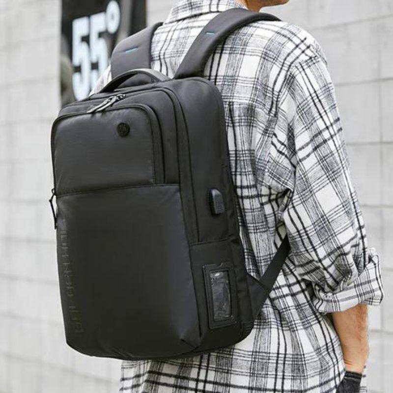 Sac à dos pour ordinateur portable Golden Wolf Résistant à l'eau avec Port USB et Prise Casque