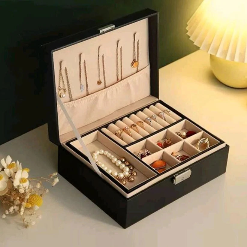 Boîte à bijoux en cuir avec serrure