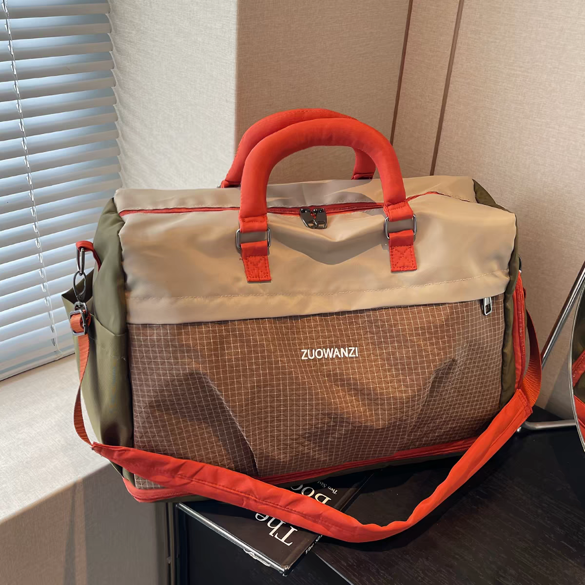 Sac de Voyage Multifonction ZUOWANZI – Élégance et Grande Capacité