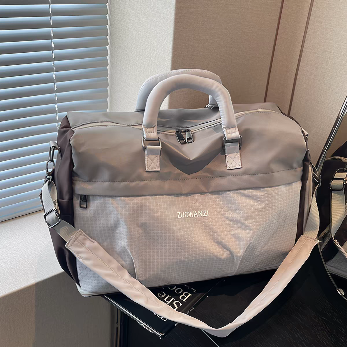 Sac de Voyage Multifonction ZUOWANZI – Élégance et Grande Capacité